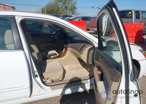 2003 Honda Accord 2.4 Ex z USA, uszkodzony, nr VIN 1HGCM56643A085807